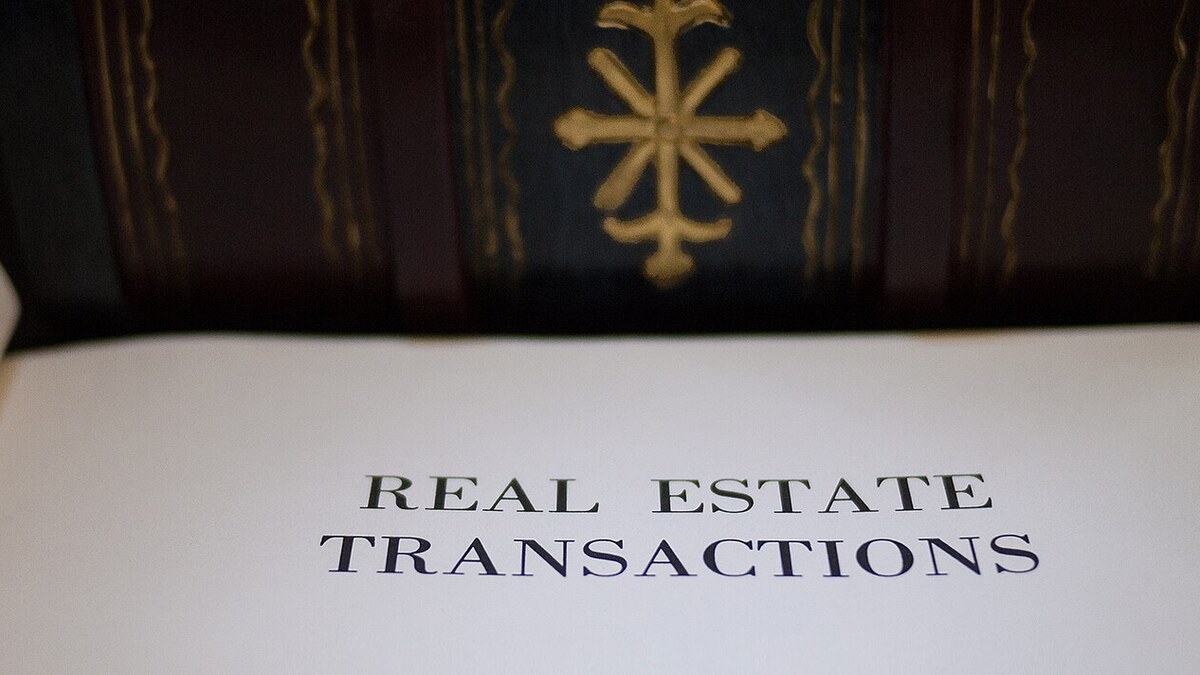 Dossier de financement immobilier avec documents de crédit